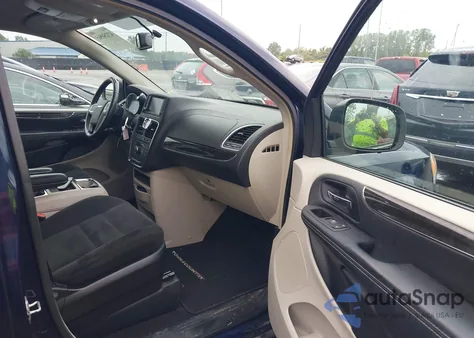 2016 Chrysler Town & Country Touring z USA, uszkodzony, nr VIN 2C4RC1BGXGR177282